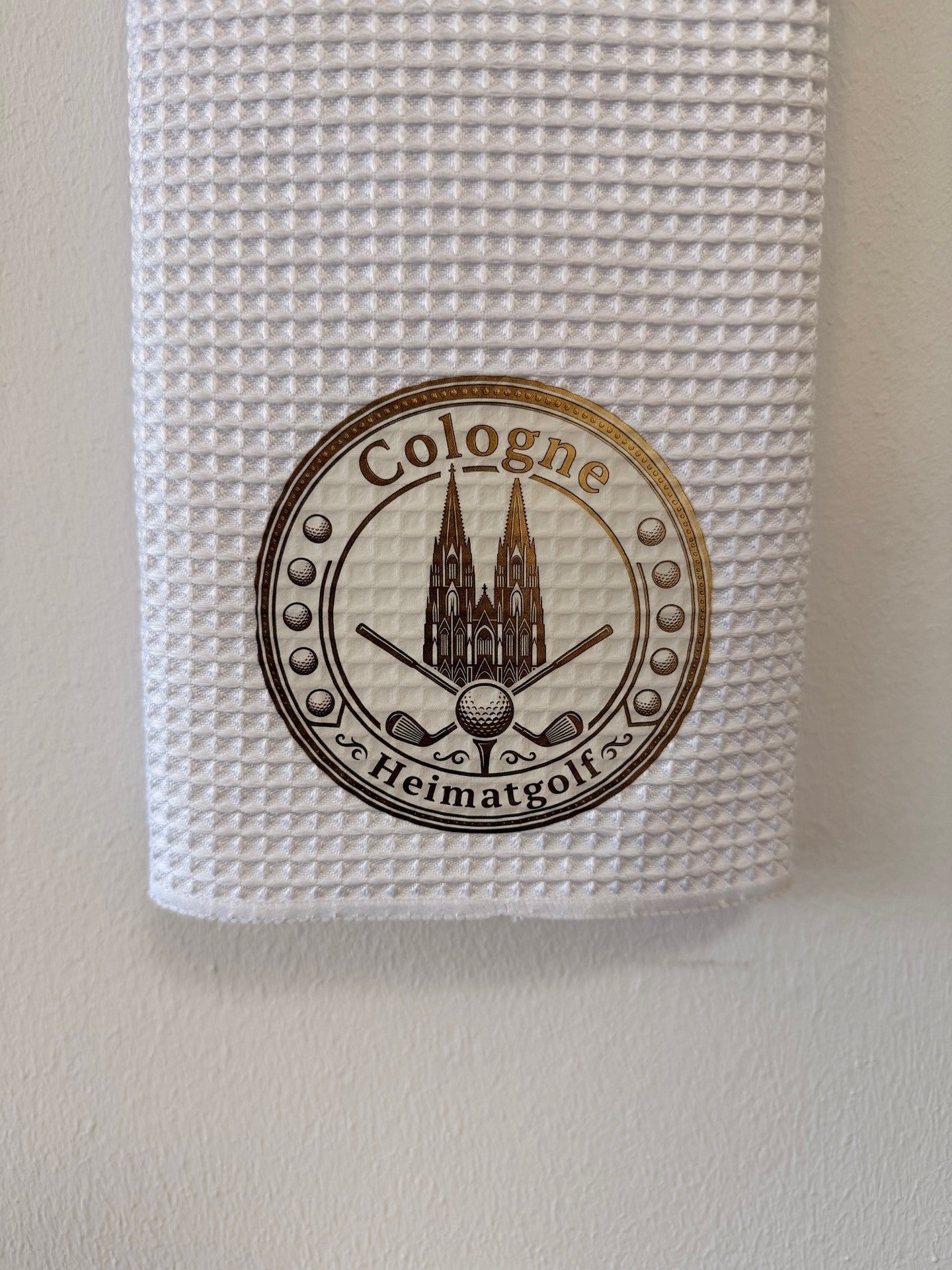Heimatgolf Premium Waffel-Caddiehandtuch „Cologne Edition“ – Classic White